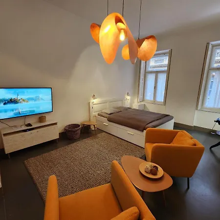 Apartment Stylish Art - Wifi & Great Location