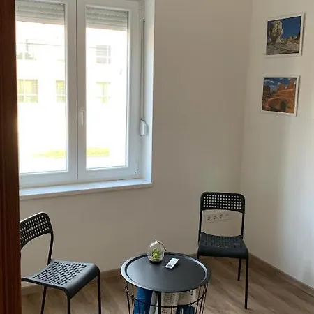 Fehervari, Budai Lakas, Kivalo Kozlekedes Lägenhet *