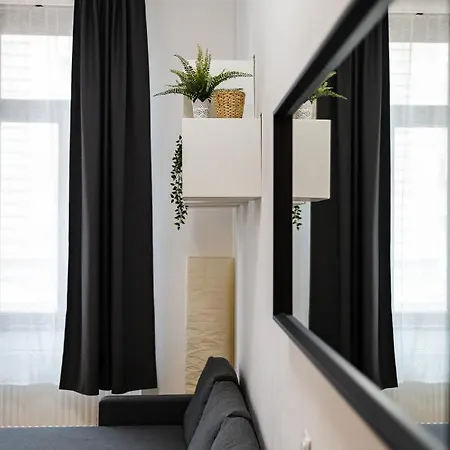 Cosy 1 Bedroom In Gozsdu Court Apartment Budapest