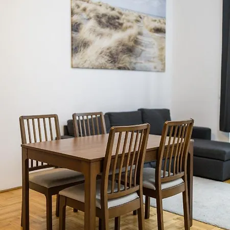 Cosy 1 Bedroom In Gozsdu Court