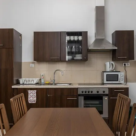 Cosy 1 Bedroom In Gozsdu Court *