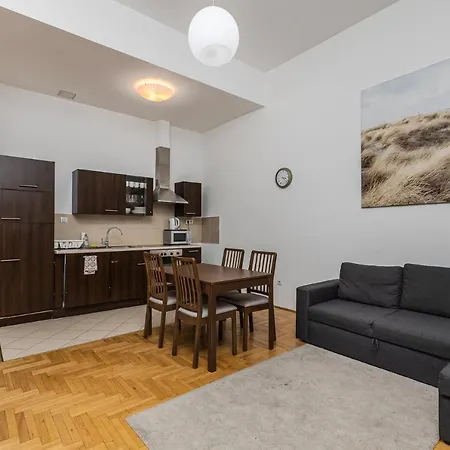 Apartment Cosy 1 Bedroom In Gozsdu Court