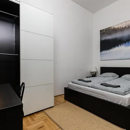 Cosy 1 Bedroom In Gozsdu Court Apartment *