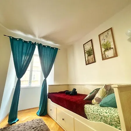 Apartment Elegancy Btwn Parliament/basilica/danube Budapest