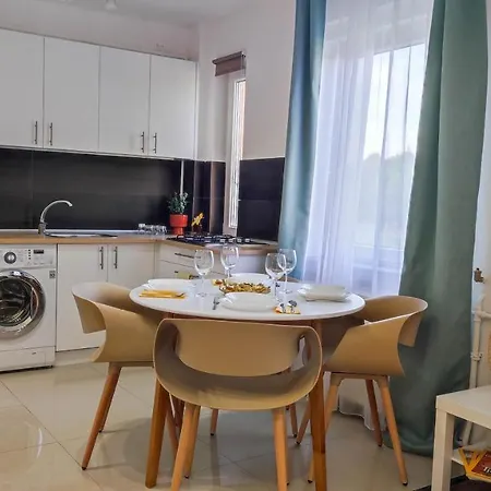 Warm Family Snug Apartment *