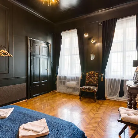 The Escapade From A Jewish District Apartament