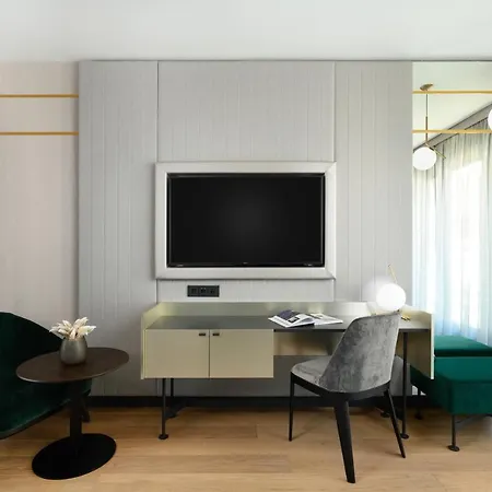 Emerald Downtown Luxury By Continental Group 2*
