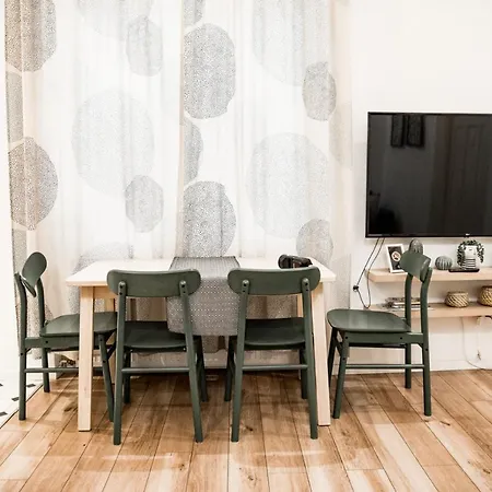 Stylish And Spacious ! Location Kazincy Netflix