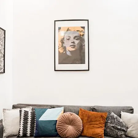 Stylish And Spacious ! Location Kazincy Netflix *