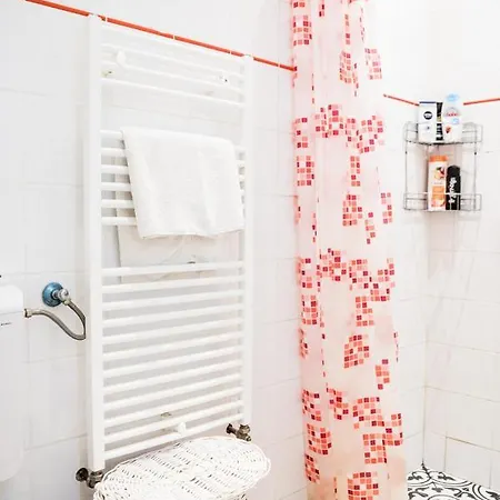 Stylish And Spacious ! Location Kazincy Netflix