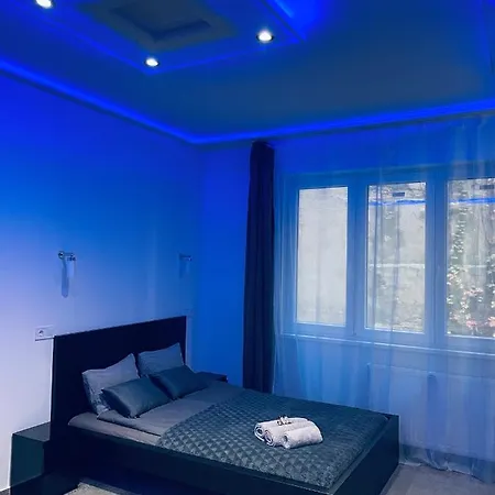 Luxury Suites Apartment *