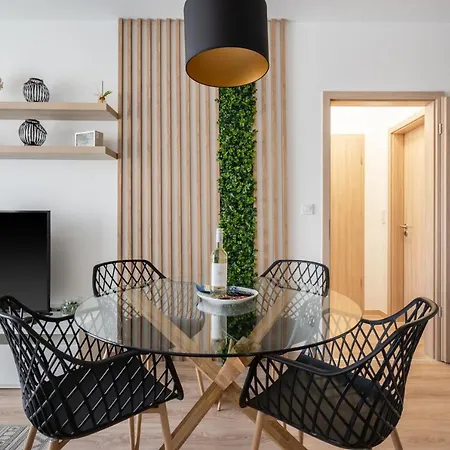 Westside River Apartment