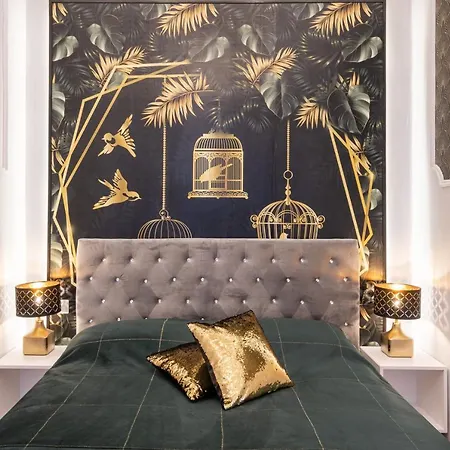 Premium Art Deco At Broadway // 4bdr & 3br Apartment *