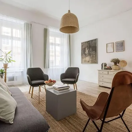 Apartment Atelier *