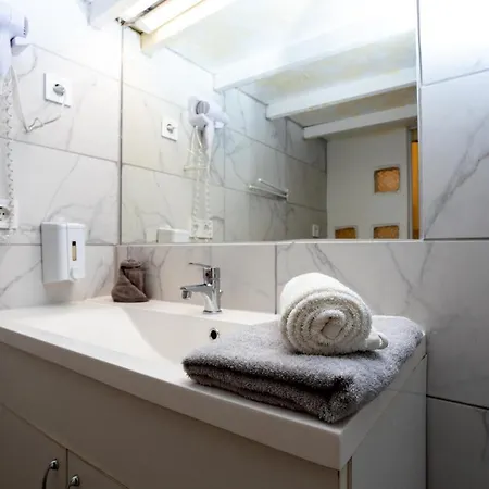 Apartment At The Opera Budapest