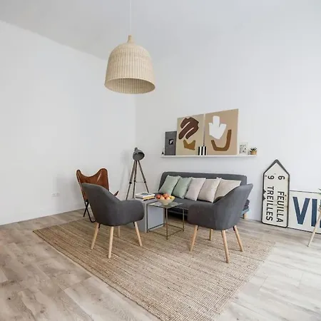 Atelier Apartment *