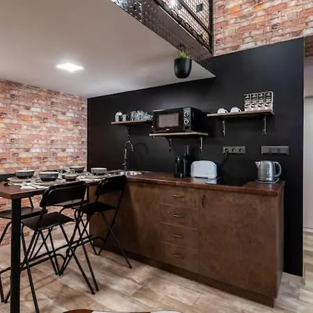Very Stylish And Ac Apartment *