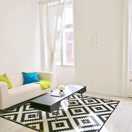 Bright And Cozy - Center