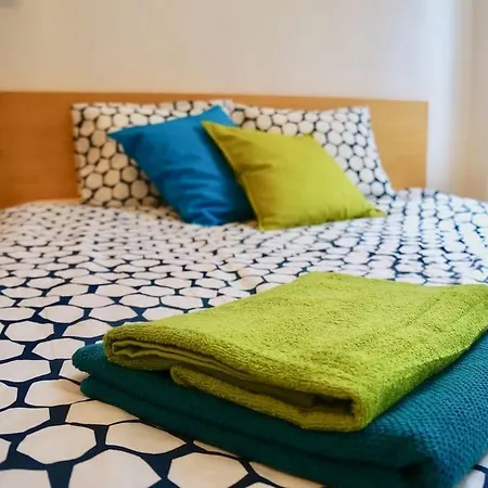 Bright And Cozy - Center *