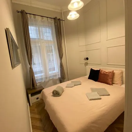 Pj * Budapest