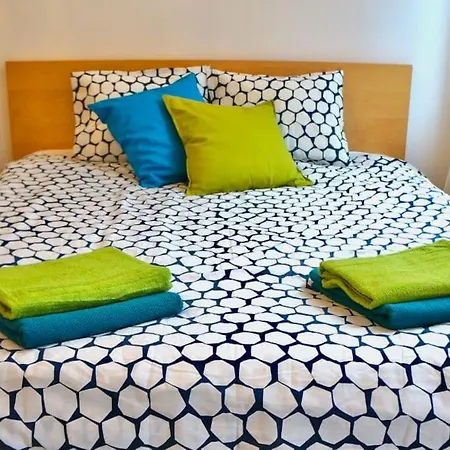 Bright And Cozy - Center *