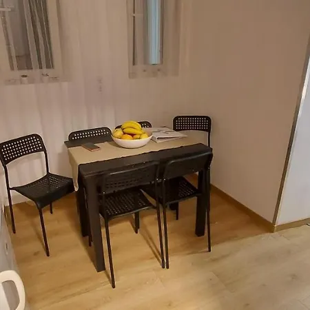 London Fog In The Party District Apartment Budapest