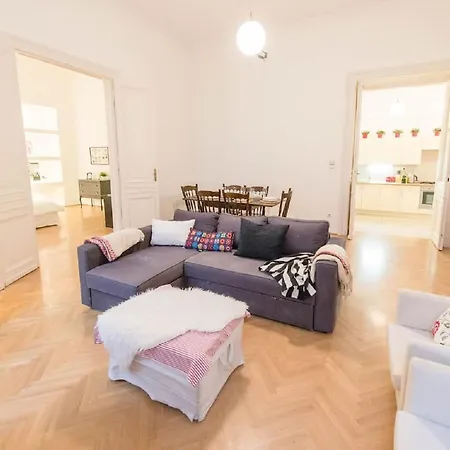 Apartment Bourgeois Elegance In The Heart Of