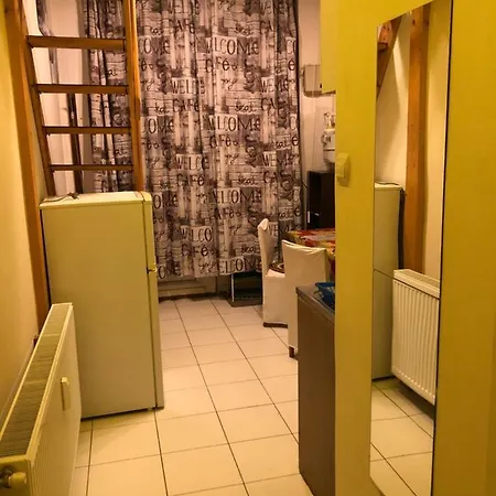 7dab Huszar Contactless Self Check-in * Budapest