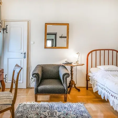 Bed and breakfast Academy