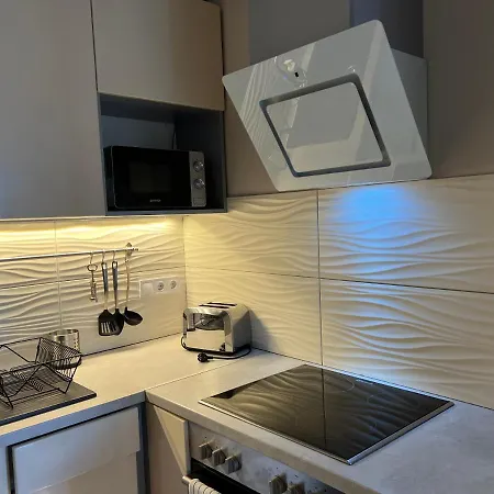 B112 By Small Appartement *