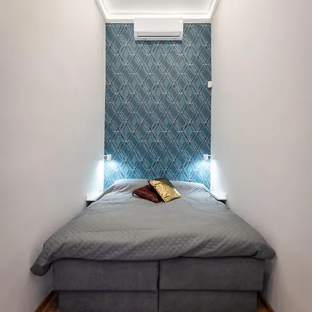 Apartment Premium Art Deco At Broadway // 4bdr & 3br