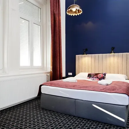 Giselle Vintage Doubles Hotel Budapest