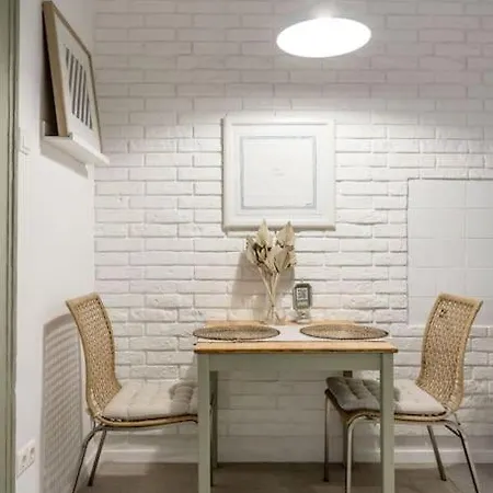 Atelier Apartment *