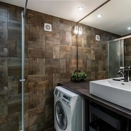 Apartment Very Stylish And Ac
