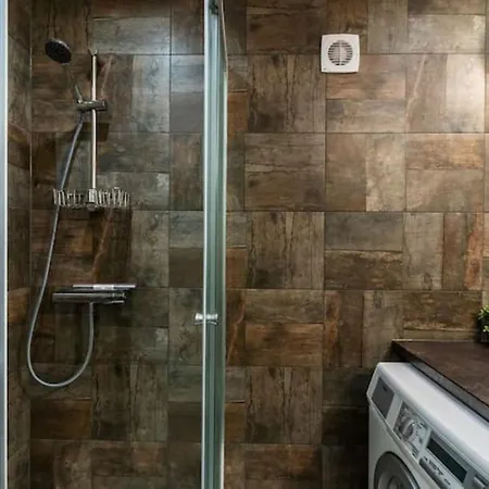 Very Stylish And Ac Apartment *