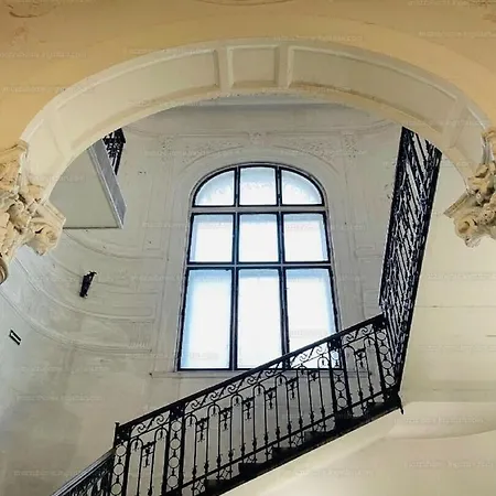 Bourgeois Elegance In The Heart Of