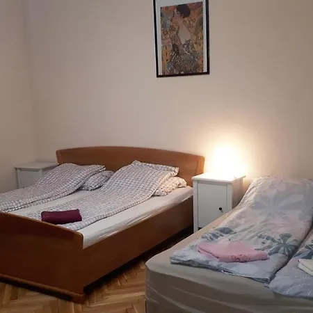 Garibaldi Apartman *