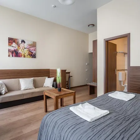 Hotel Elit Boutique Rooms- Location by bqa *
