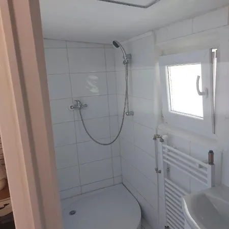 Apartment Hi-bp Garden Batsanyi Tiny House Near The Train With Free Parking