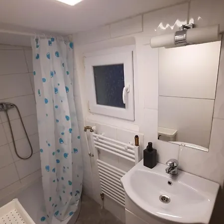 Apartment Hi-bp Garden Batsanyi Tiny House Near The Train With Free Parking Budapest