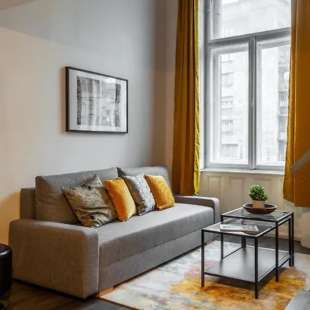 Apartment Deluxe By Bella Budapest