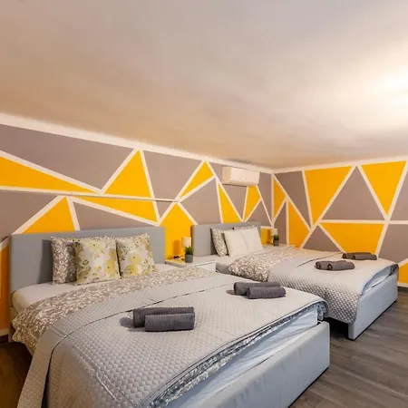 Deluxe By Bella Apartment