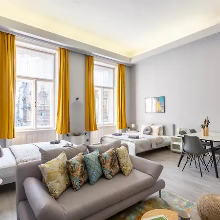 Downtown In The Heart Of Apartment Budapest