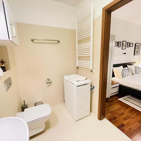 Peony Szekely Mihaly - Free Garage Apartmán Budapešť