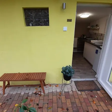 Hi-bp Garden Batsanyi Tiny House Near The Train With Free Parking * Budapest