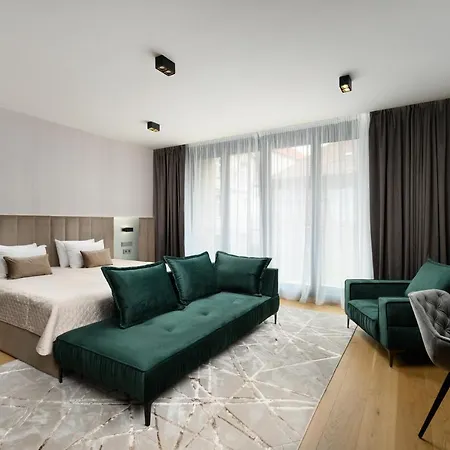 Aparthotel Emerald Downtown Luxury By Continental Group