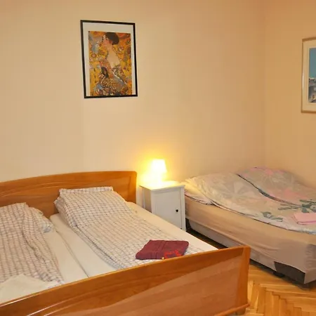 Garibaldi Apartman Apartament *