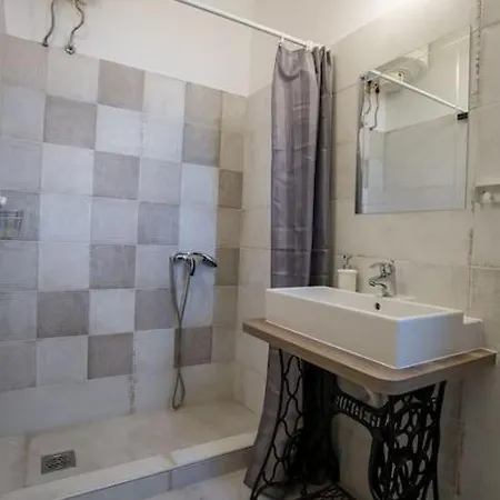 Vintage Near Boulevard With Ac After Renovation * Budapest