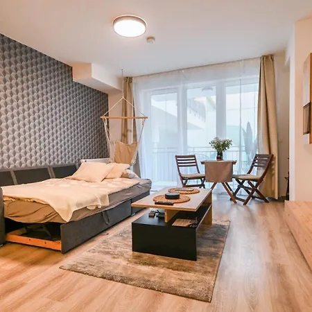 West Park Apartment *