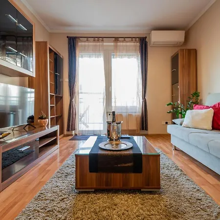 Santos 1214 Apartment *